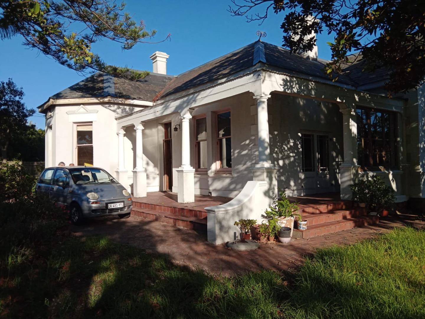 6 Bedroom  House for Sale in Cape Town - Western Cape