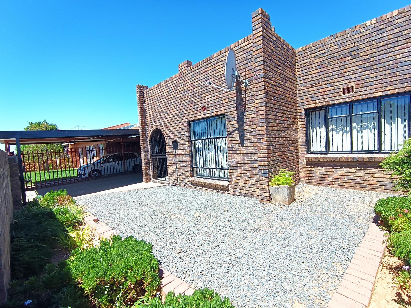 Rare Find With Great Income Potential - Northern Cape