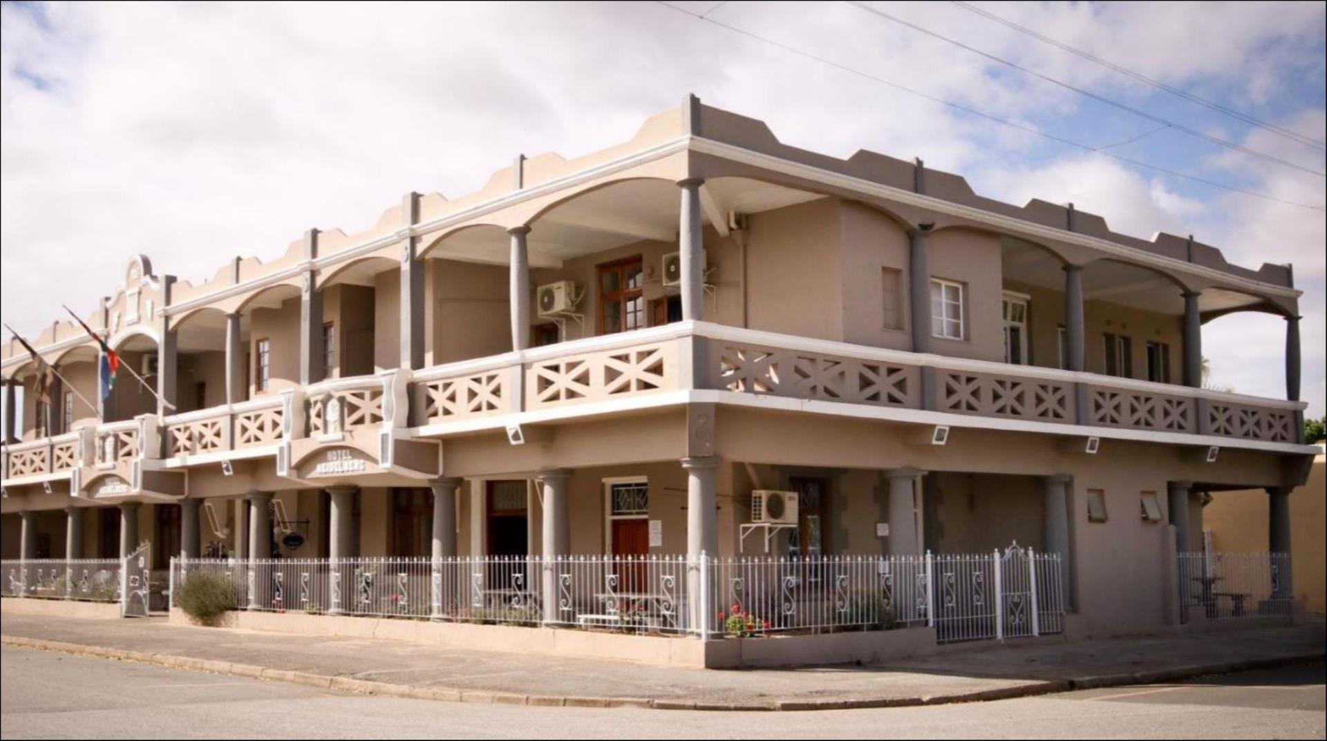 Charming Double-Storey Hotel Steeped In Tradition And Elegance - Western Cape