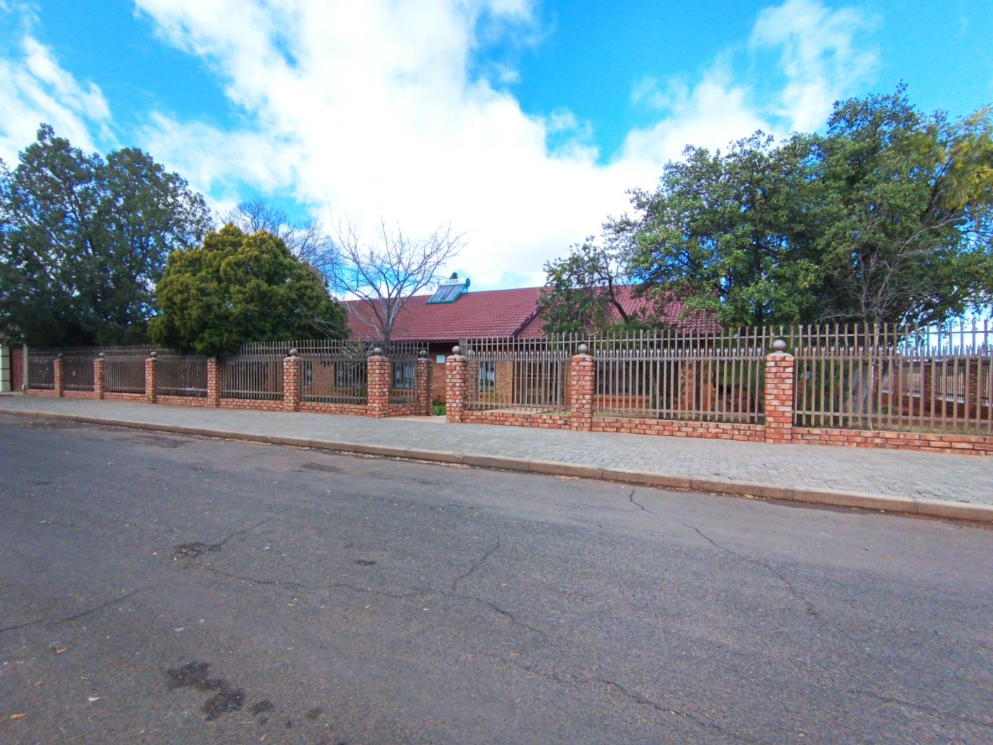 Move-In Ready Quaint Suburban Lifestyle - Northern Cape