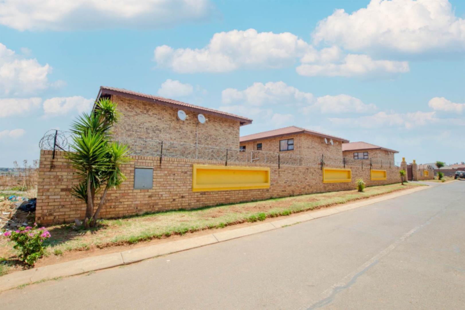 Tenanted Block Of 12 Large Apartments – Great Investment - Gauteng