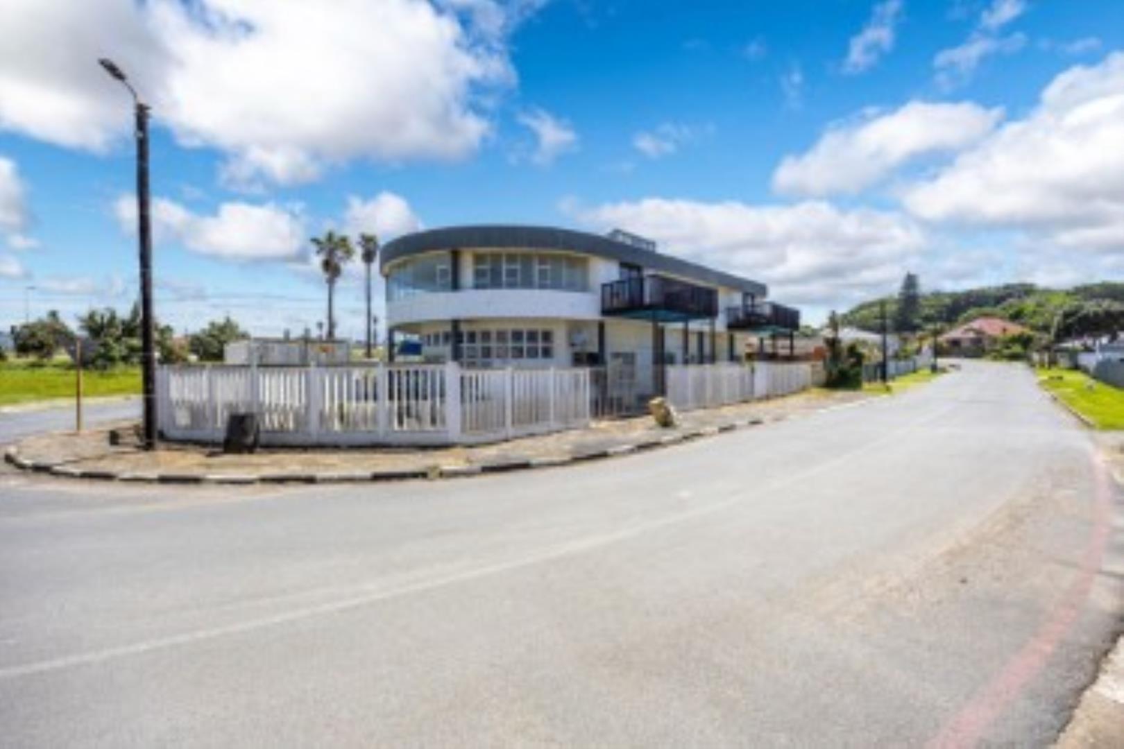 8 Unit Complex Close To Beach - Eastern Cape