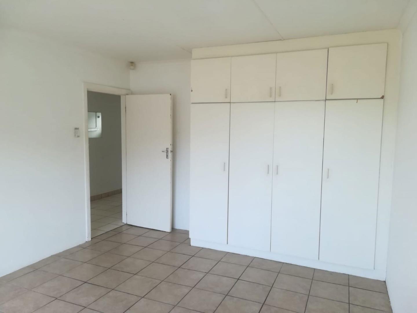 762797_Unit_3_room.jpg