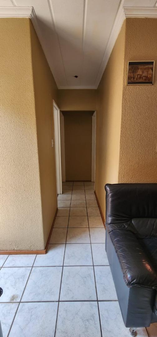 764116_ENTRANCE_-_1.jpg