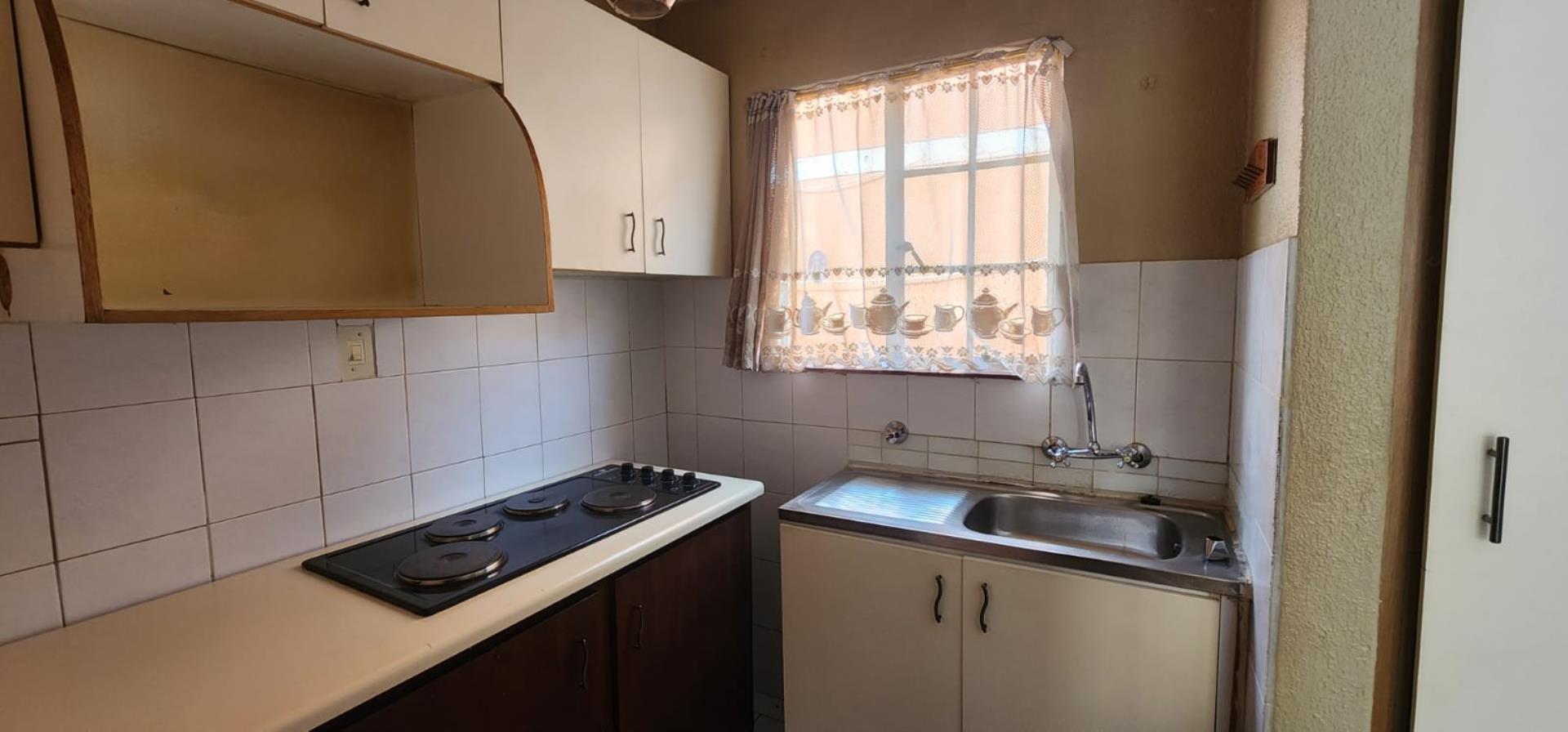 764116_KITCHEN_-_8.jpg