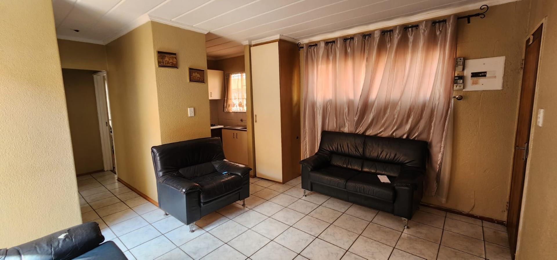Modern 2-Bedroomed Apartment in Jeppestown - Gauteng