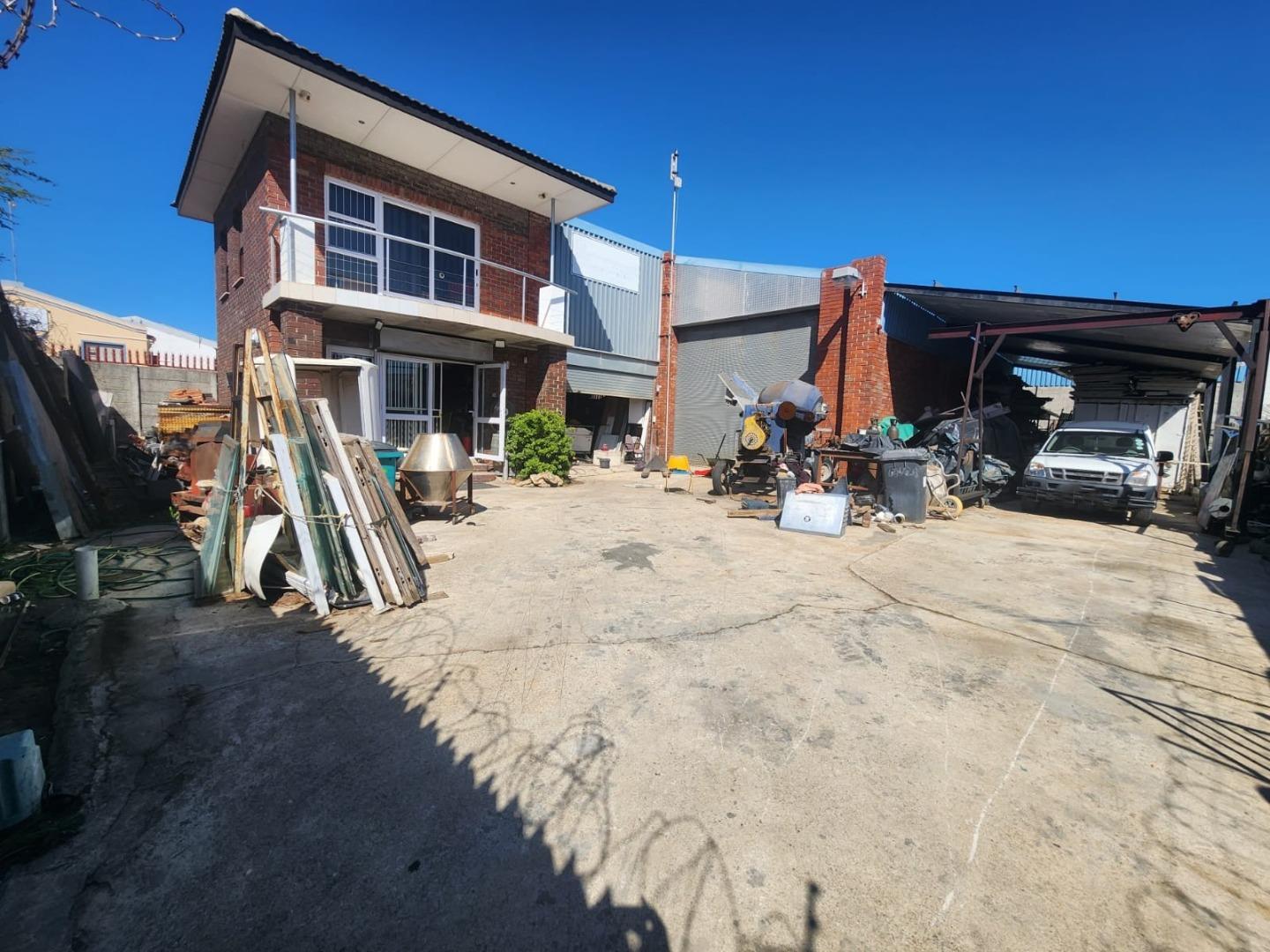Prime Industrial Unit And Spacious Yard - Western Cape