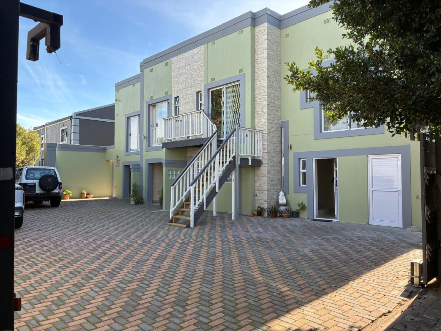 Prime Property In Parklands - Western Cape