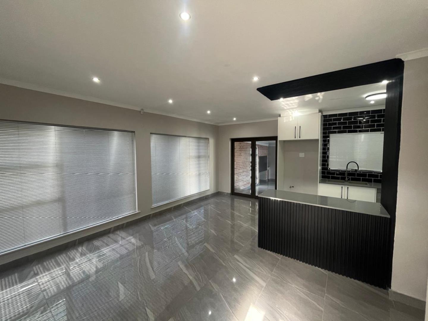 Amazing Family Entertaining Home With Separate Flat - Western Cape