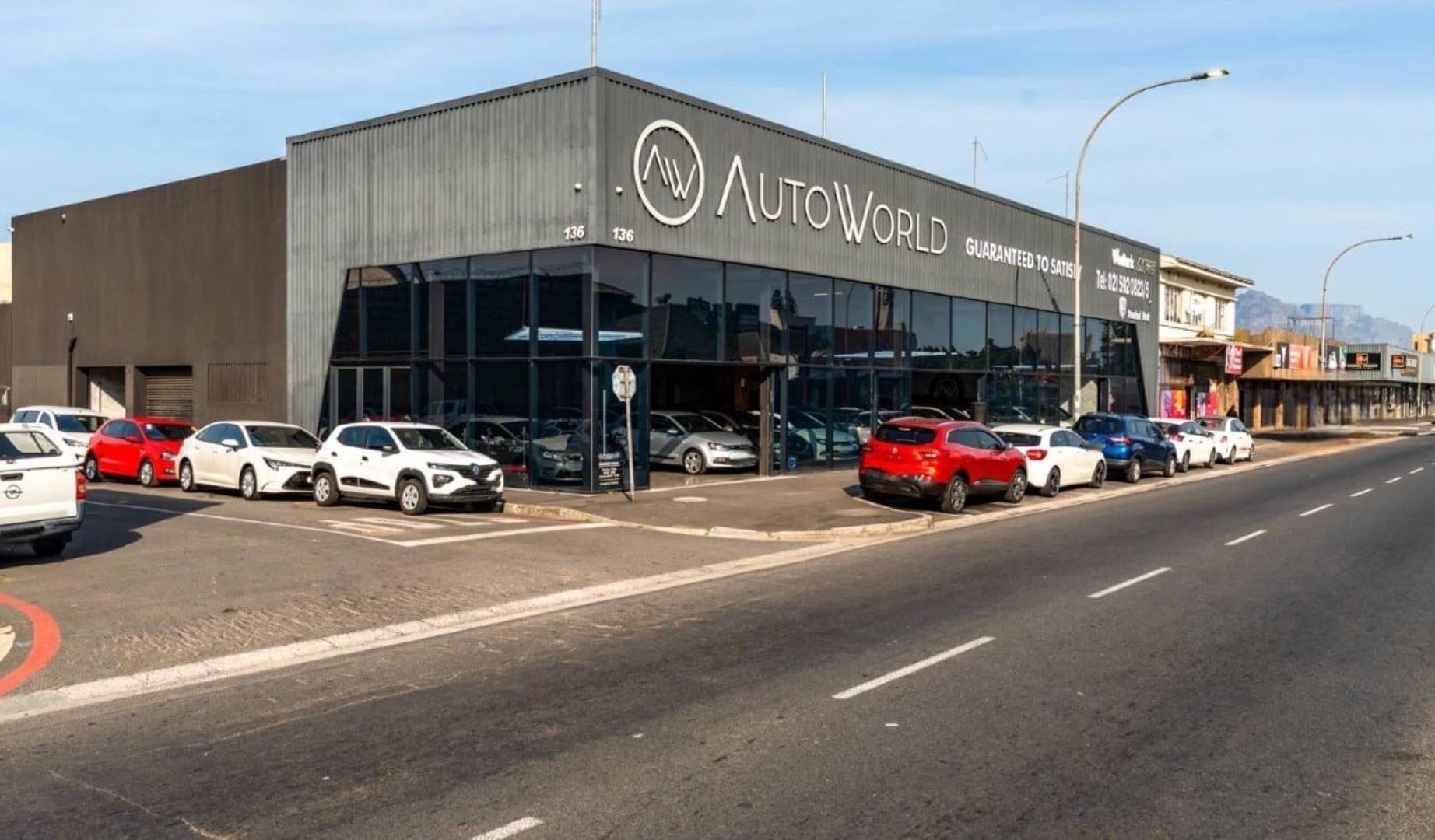 GB4 Upmarket Showroom Along Busy Corridor  - Western Cape