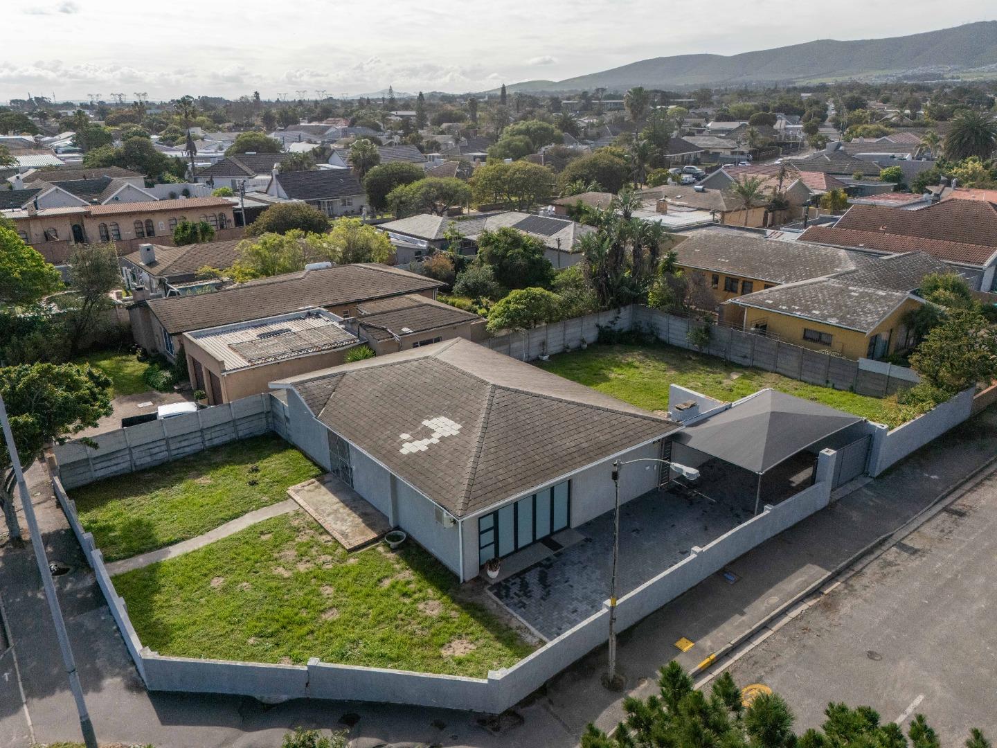 Prime Monte Vista - Corner Property With High Exposure - Western Cape