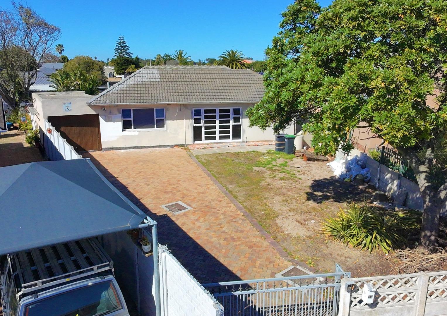 Unique Opportunity For A Family In Bothasig - Western Cape